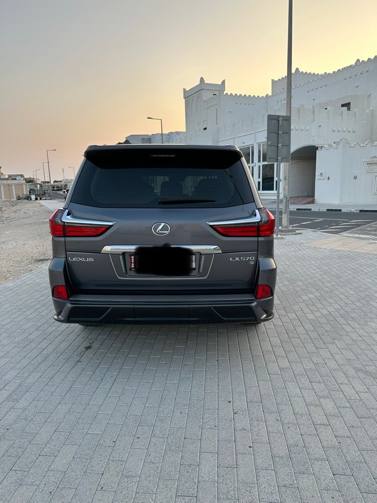 2018 Lexus LX 570 S